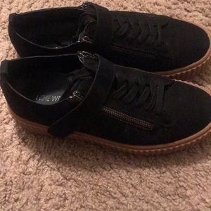 Platform casual shoes